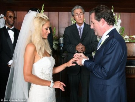Paris Hilton bất ngờ làm đám cưới cùng MC truyền hình thực tế Piers Morgan